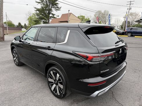 Used 2025 Mitsubishi Outlander SE AWD/4WD image 4