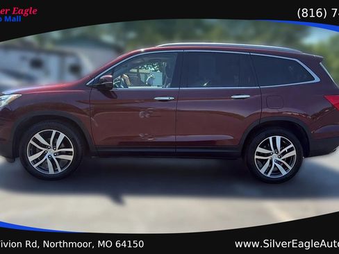 Used 2018 Honda Pilot Touring image 2