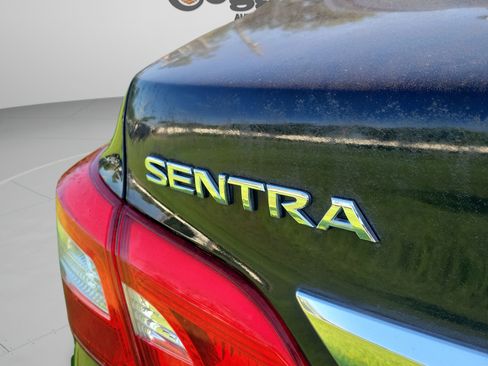 Used 2017 Nissan Sentra SV FWD image 23