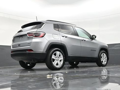 Used 2022 Jeep Compass Latitude FWD image 25