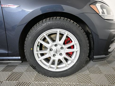 Used 2018 Volkswagen Golf 4-Door image 11