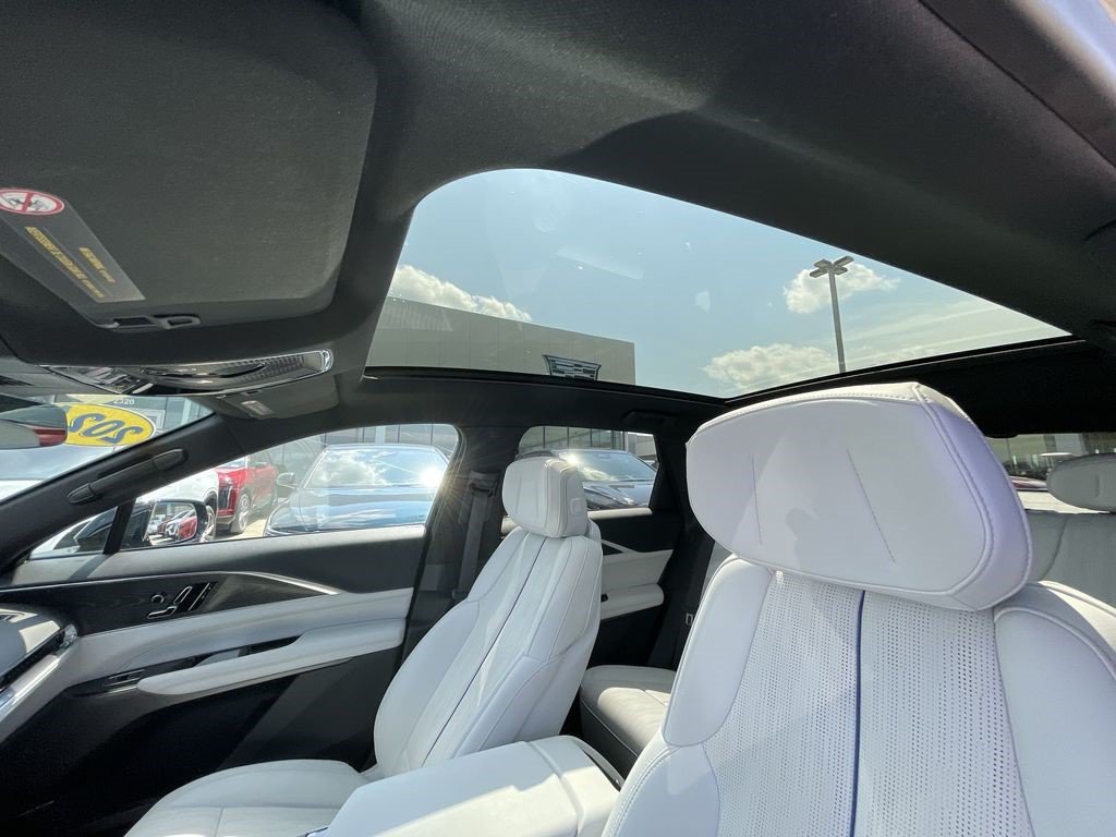 Certified 2024 Cadillac Lyriq Luxury RWD image 18