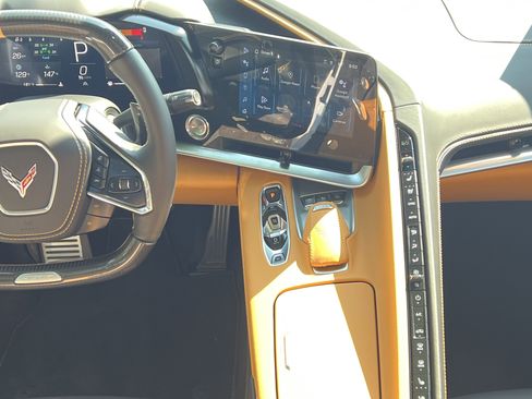 Used 2025 Chevrolet Corvette Z06 w/ Chrome Exterior Badge Package image 30