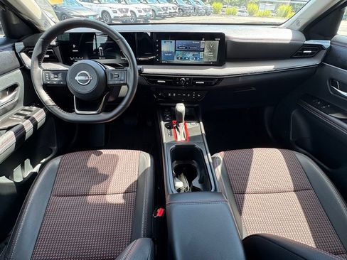 Used 2025 Nissan Kicks SR w/ SR Premium Package AWD/4WD image 15