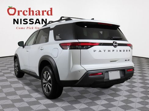 New 2026 Nissan Pathfinder SL AWD/4WD image 3