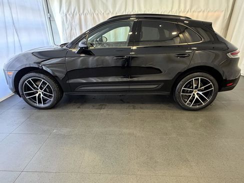 New 2026 Porsche Macan image 2