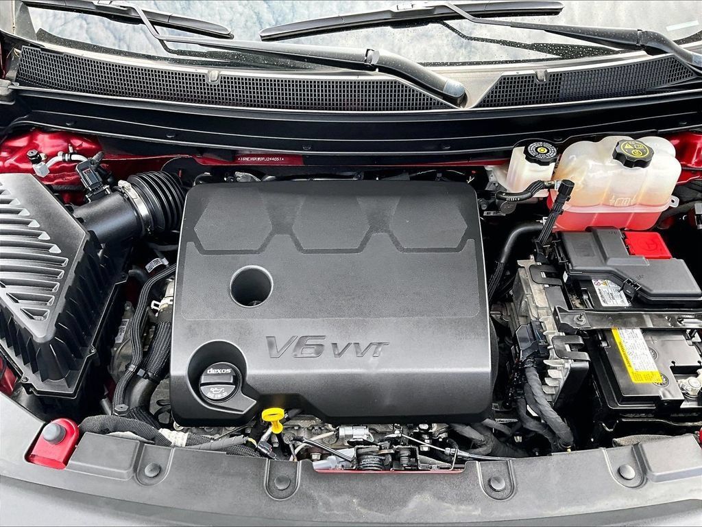 Used 2023 Chevrolet Traverse LT AWD/4WD image 36