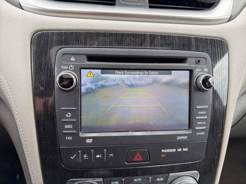 Used 2017 Chevrolet Traverse LT w/ Traveler's Package AWD/4WD image 28