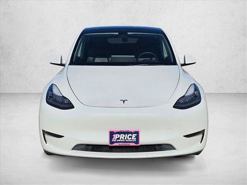 Used 2021 Tesla Model Y Long Range AWD/4WD image 2