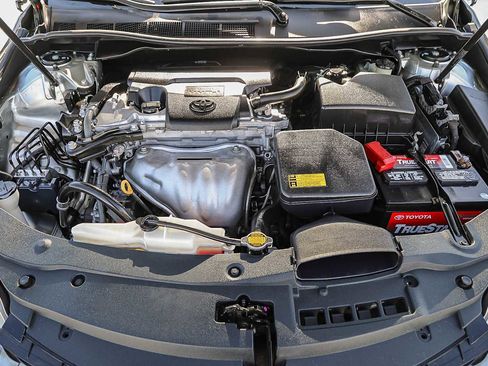 Used 2015 Toyota Camry SE image 26