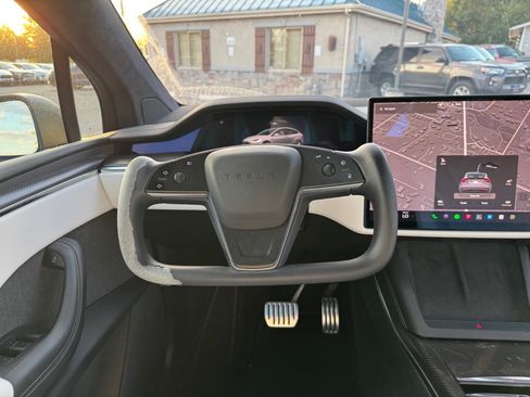 Used 2022 Tesla Model X Plaid AWD/4WD image 13