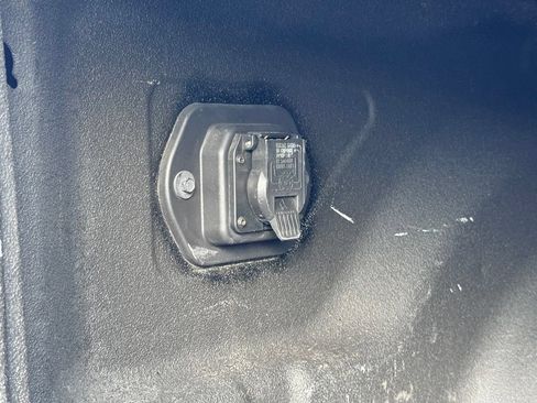 Used 2017 RAM 2500 Laramie AWD/4WD image 33