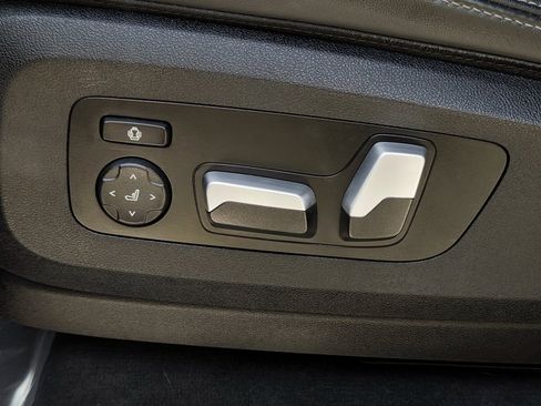 Used 2023 BMW X5 xDrive40i w/ Parking Assistance Package image 11