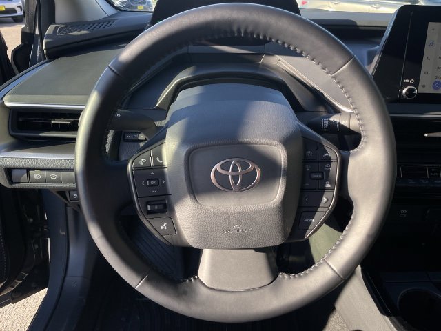Used 2025 Toyota Prius LE FWD image 16