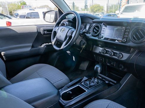 Used 2022 Toyota Tacoma SR w/ SR Convenience Package image 19