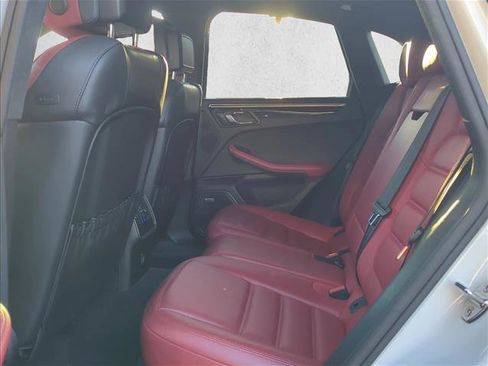 Used 2017 Porsche Macan Turbo image 23