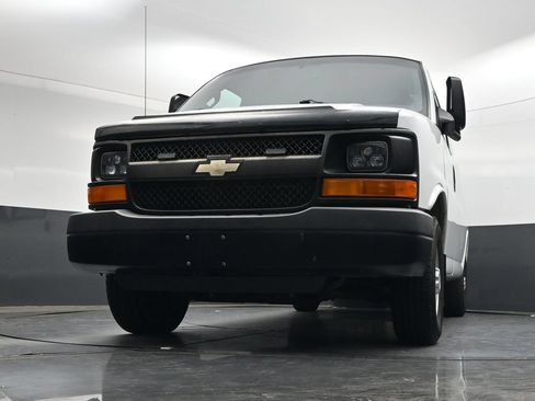 Used 2016 Chevrolet Express 2500 RWD image 50