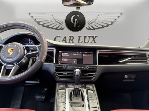 Used 2020 Porsche Macan AWD/4WD image 11