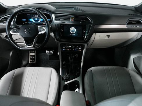 Used 2023 Volkswagen Tiguan SE R-Line image 33