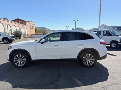 Used 2024 Mercedes-Benz GLC 300 w/ Winter Package image 5