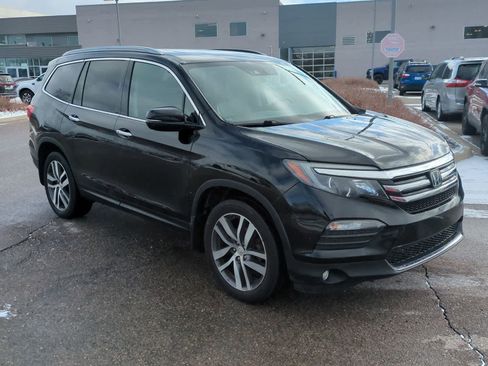 Used 2017 Honda Pilot Elite image 2