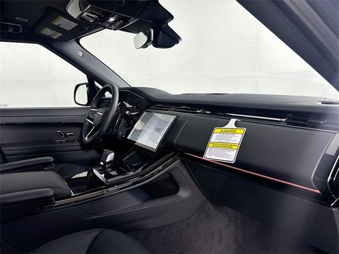 New 2025 Land Rover Range Rover Sport SE image 29