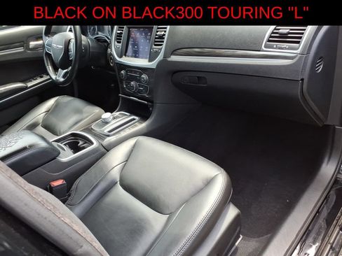 Used 2022 Chrysler 300 Touring L w/ Popular Equipment Group AWD/4WD image 9