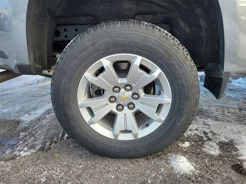 Used 2022 Chevrolet Colorado LT w/ LT Convenience Package image 5