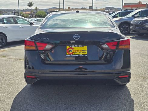 Used 2024 Nissan Altima 2.5 SV FWD image 6