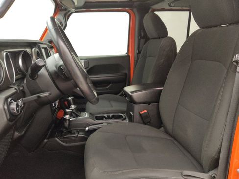 Used 2018 Jeep Wrangler Unlimited Sport S AWD/4WD image 17