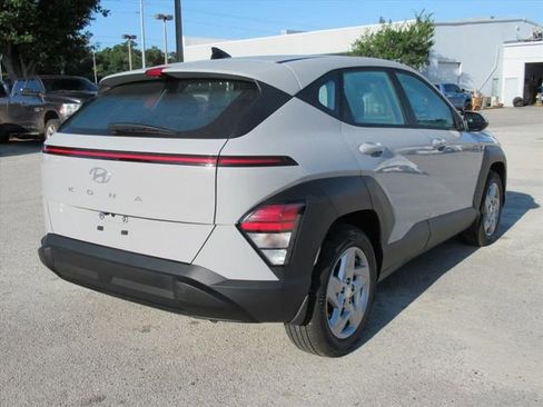 Used 2026 Hyundai Kona SE FWD image 4