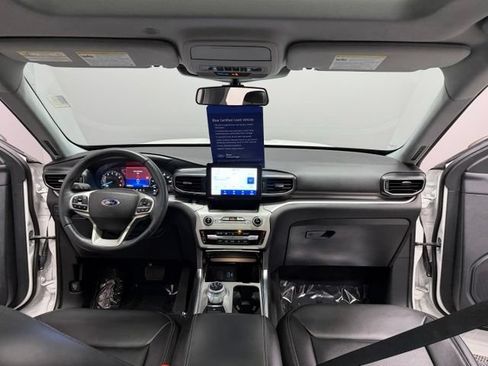 Used 2022 Ford Explorer XLT w/ Equipment Group 202A AWD/4WD image 35