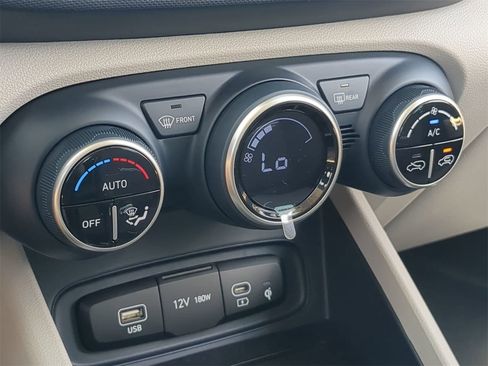 New 2025 Hyundai Venue Limited image 27