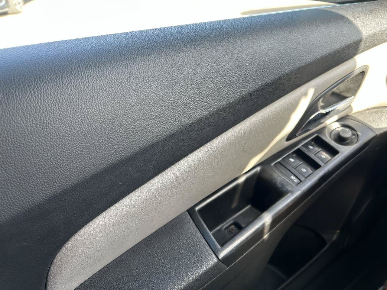 Used 2012 Chevrolet Cruze LS w/ Connectivity Package FWD image 23