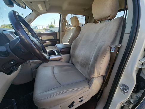 Used 2018 RAM 1500 Laramie w/ Convenience Group AWD/4WD image 13