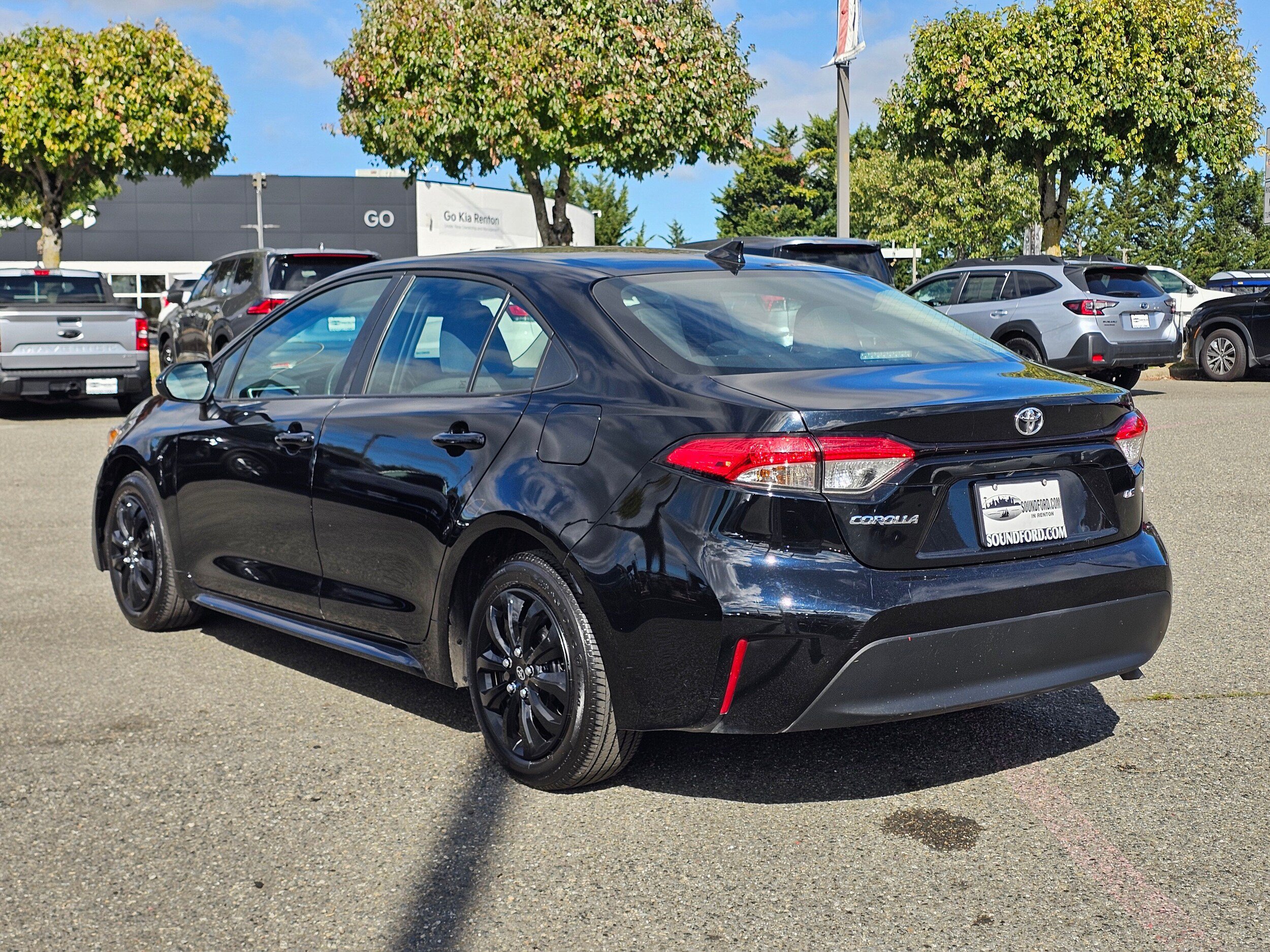 Used 2025 Toyota Corolla LE FWD image 7