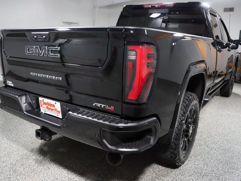 Used 2024 GMC Sierra 2500 AT4 w/ AT4 Premium Plus Package AWD/4WD image 7