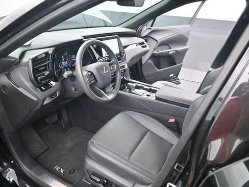 Used 2025 Lexus RX 350 FWD w/ Technology Package image 4