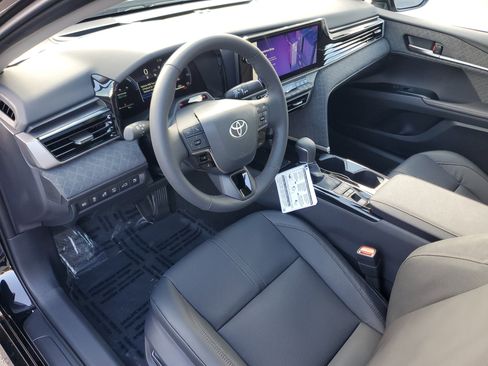 Used 2026 Toyota Camry XLE image 22