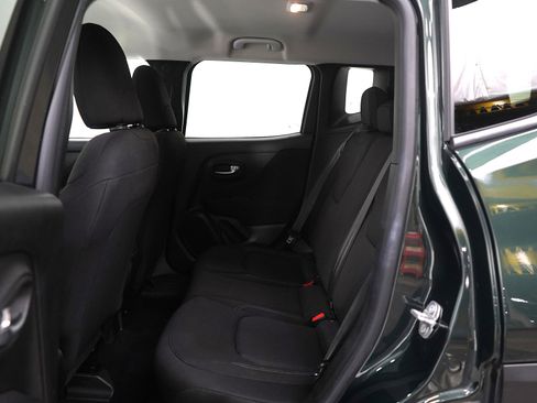 Used 2021 Jeep Renegade Sport image 16