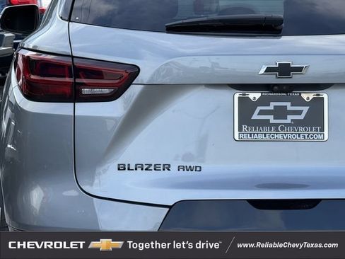 Used 2025 Chevrolet Blazer RS w/ Driver Confidence II Package AWD/4WD image 9