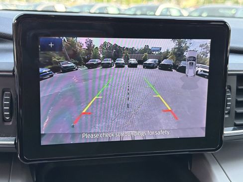 Used 2023 Ford Explorer XLT w/ Equipment Group 202A RWD image 30