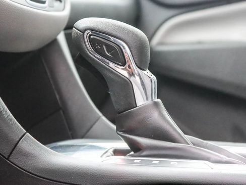 Used 2023 Chevrolet Equinox LT image 47