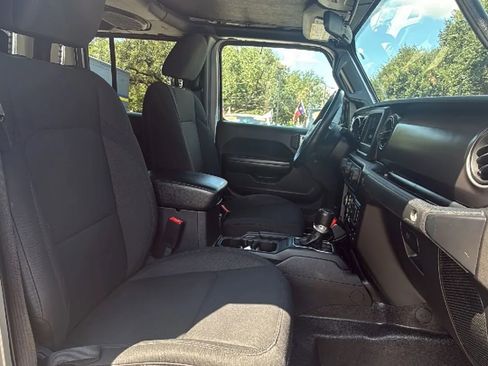 Used 2020 Jeep Gladiator Sport w/ Quick Order Package 24S image 18