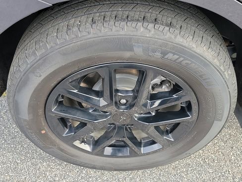 Used 2023 Chevrolet Equinox LT image 7