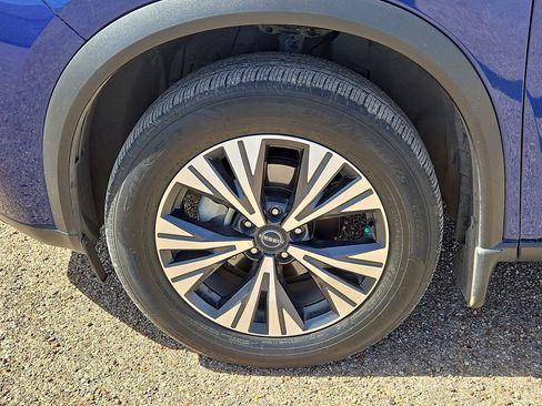 Used 2022 Nissan Rogue SV w/ SV Premium Package image 10