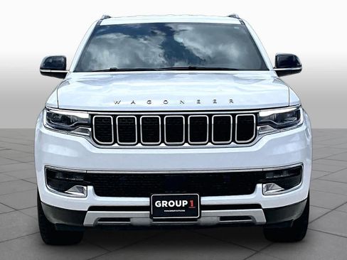 Used 2024 Jeep Wagoneer Series II w/ Flexible Seating Group RWD image 4