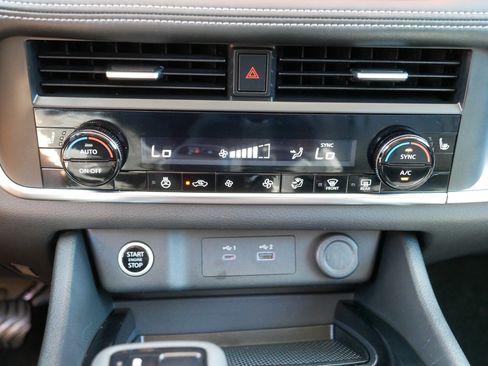Certified 2023 Nissan Rogue SV w/ SV Premium B Package AWD/4WD image 23