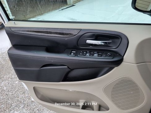 Used 2020 Dodge Grand Caravan SE image 14