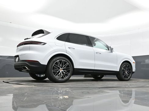 New 2026 Porsche Cayenne image 38